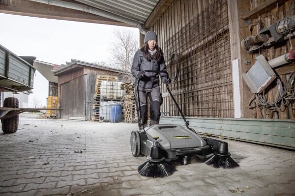 Karcher KM 70/15 C 2SB Mekanik Kompakt Süpürücü